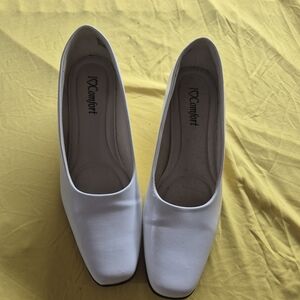 Women's White Square-Toe Wedge Flats by 10Comfort